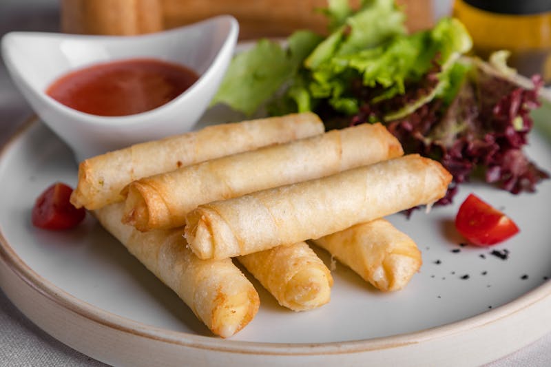 Crispy mozzarella sticks with marinara sauce